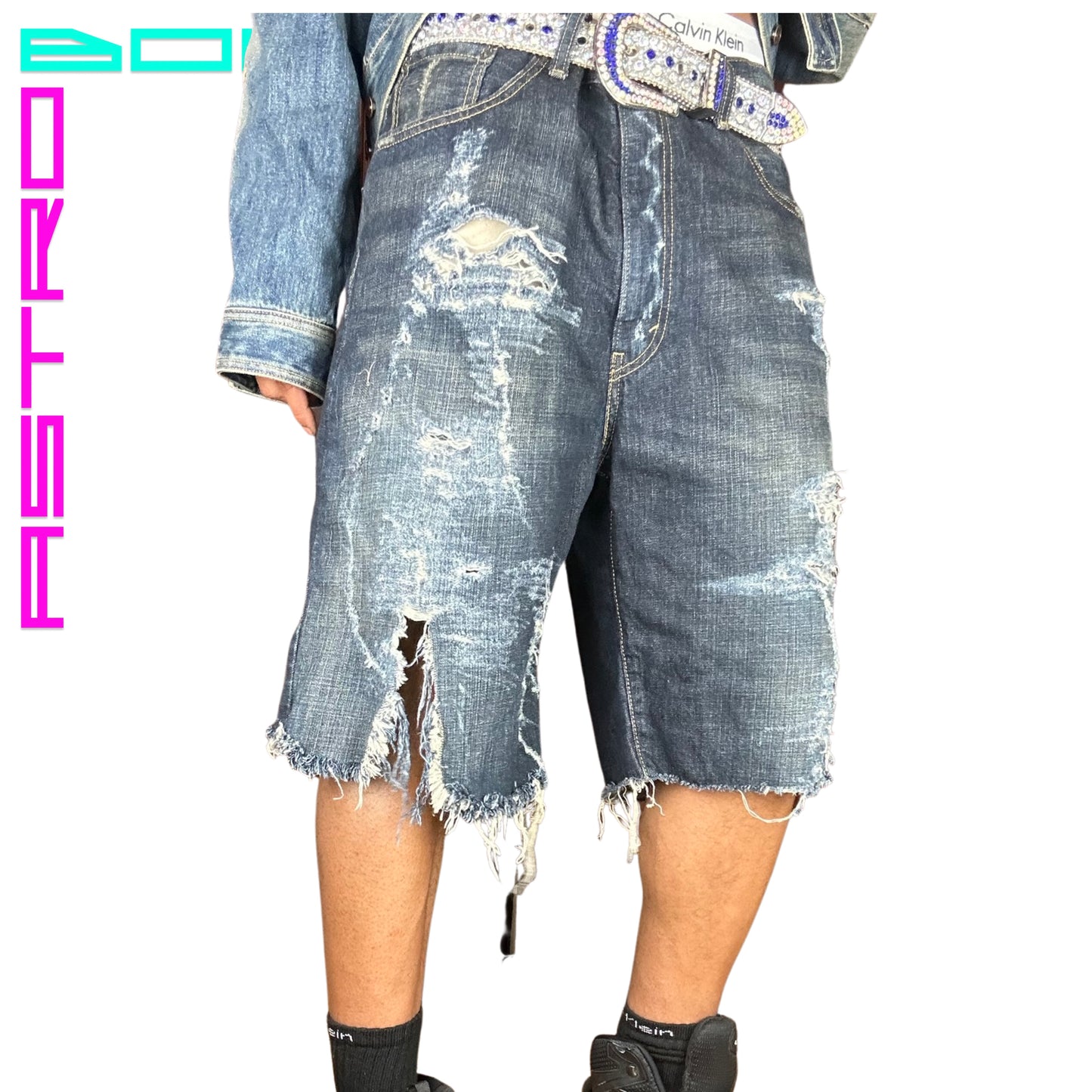 ASTROBOI* LEVIS DIRTY DENIM FRAYED SHORTS_ 38"