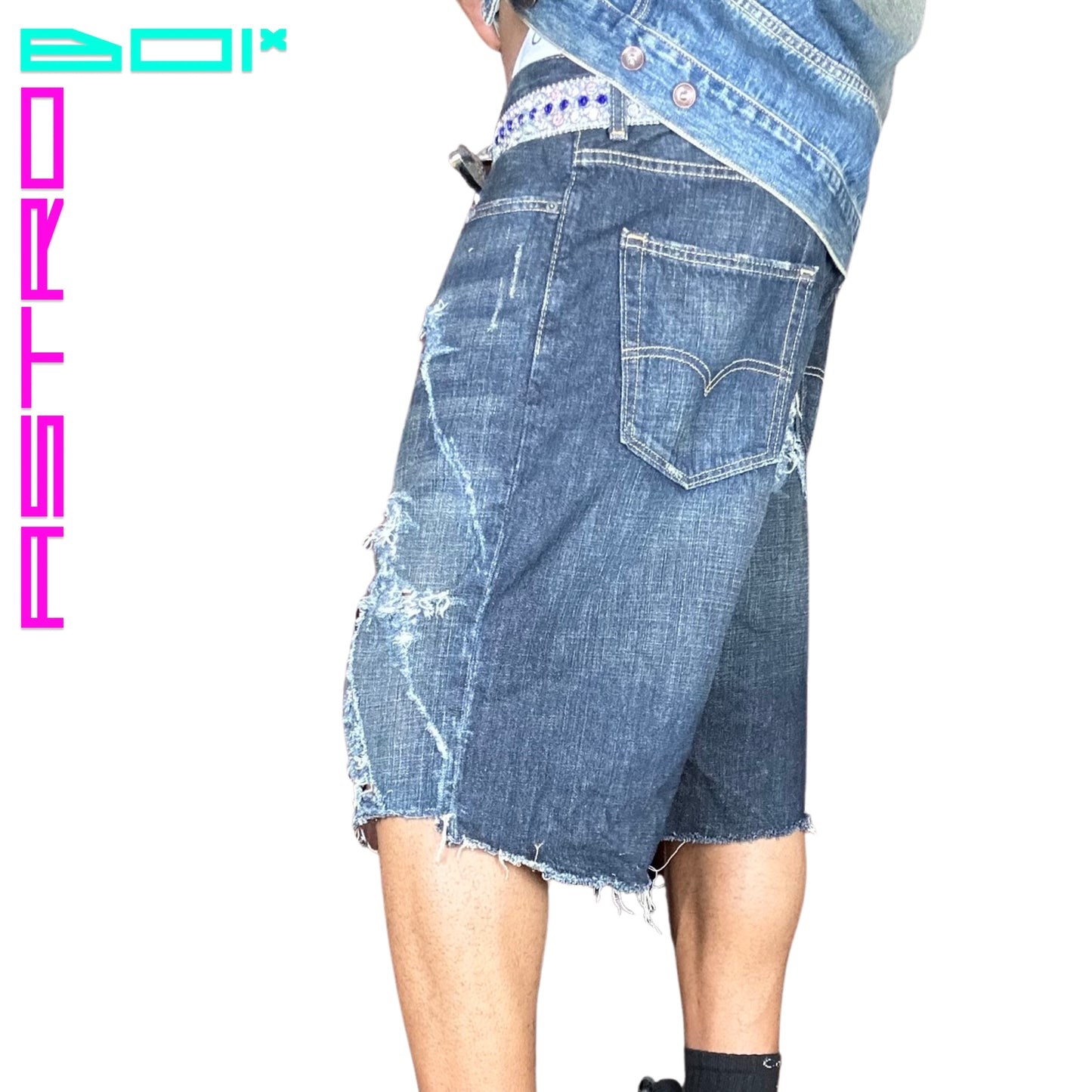 ASTROBOI* LEVIS DIRTY DENIM FRAYED SHORTS_ 38"