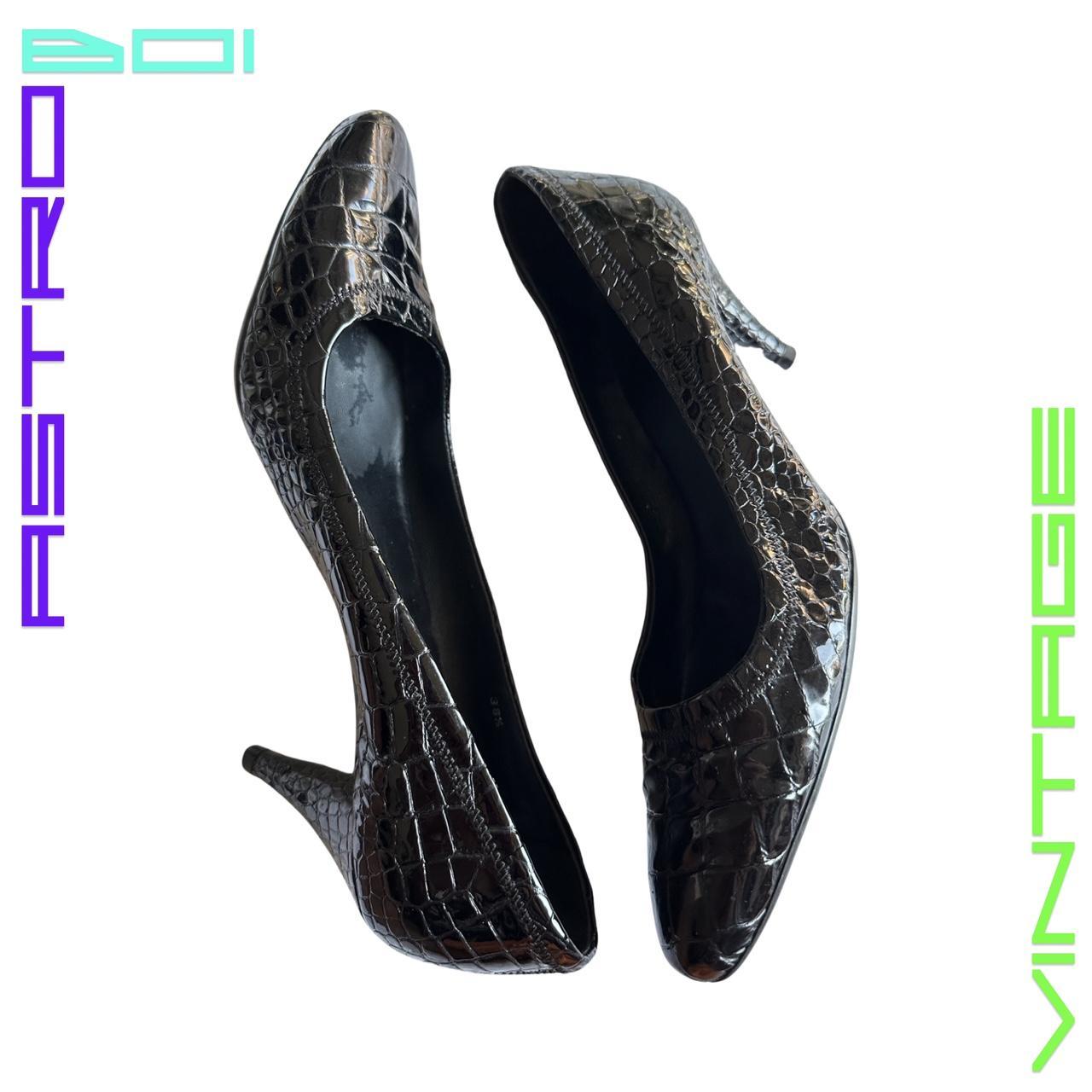 PRADA CROC PATENT LEATHER PUMPS_ 38.5