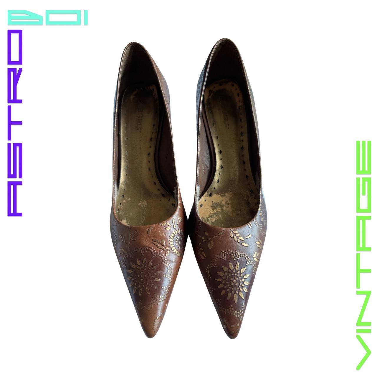 BCBG GIRLS GOLDEN FLORAL LEATHER PUMPS_ BROWN_ 8US