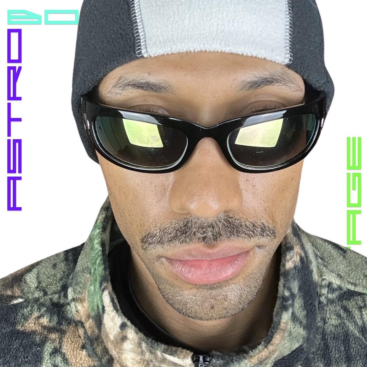 CRESCENT MOON FUTURISTIC SUNGLASSES_ BLACK