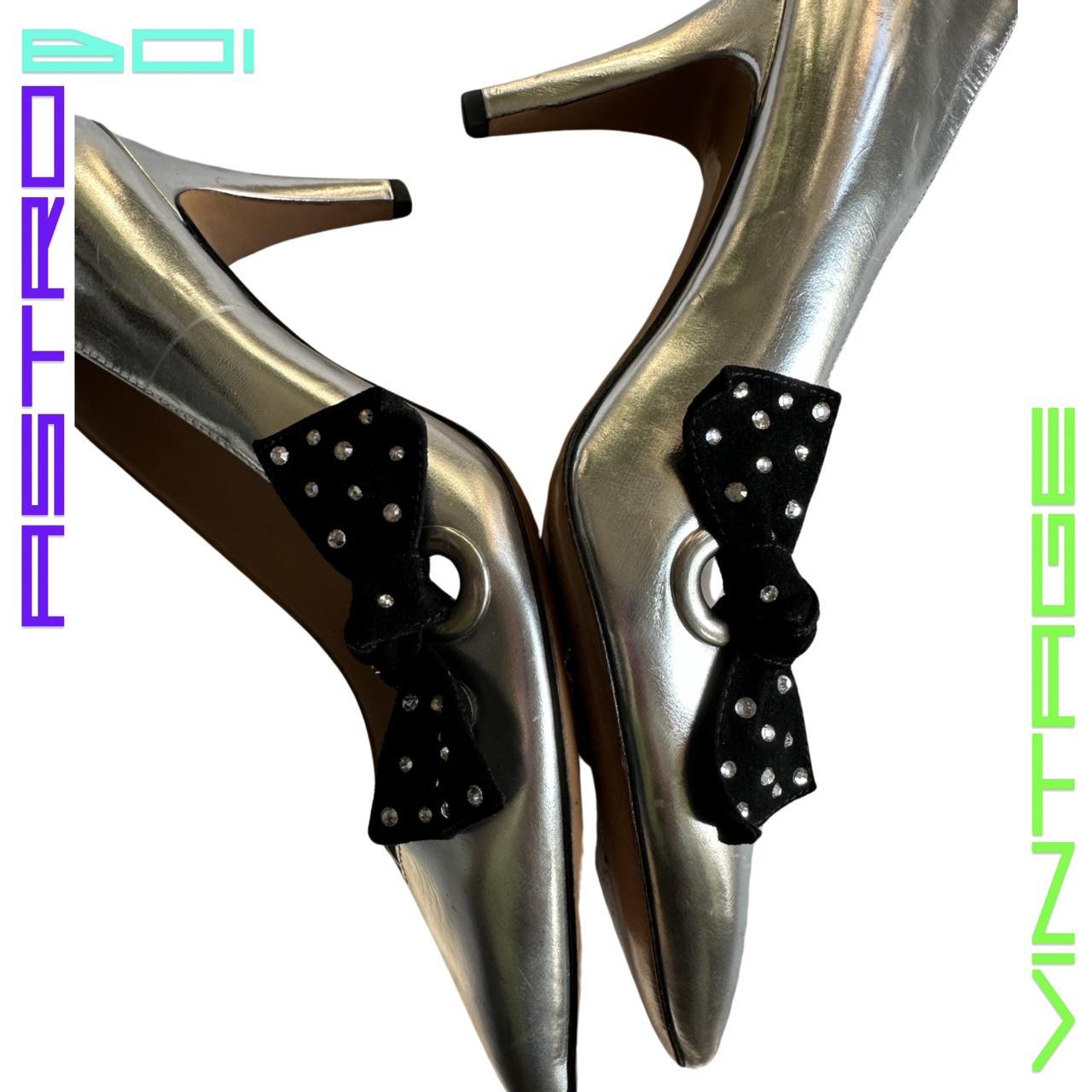 MARC JACOBS SILVER RETRO BOW HEELS_ 39