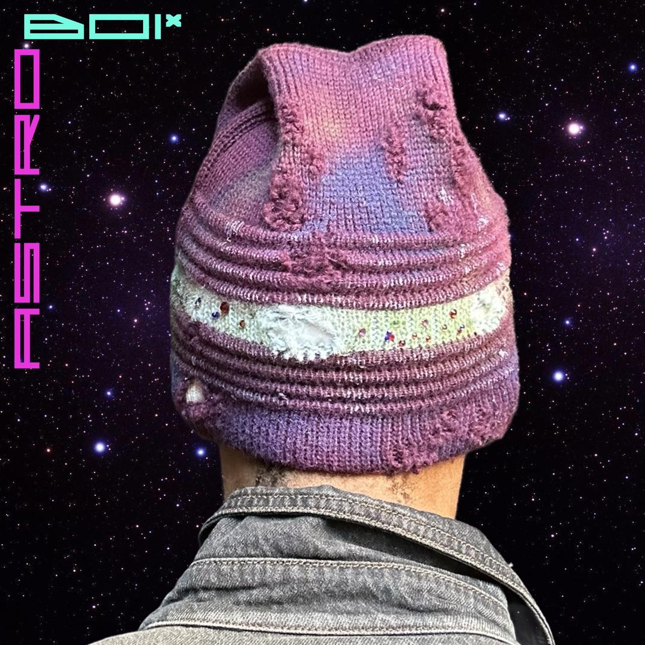 ASTROBOI* MAROON WOOLEN GRUNGE RHINESTONE BEANIE