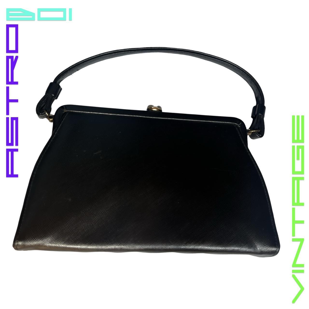 VINTAGE BLACK LEATHER LADY HANDBAG WITH GOLD HARD WEAR
