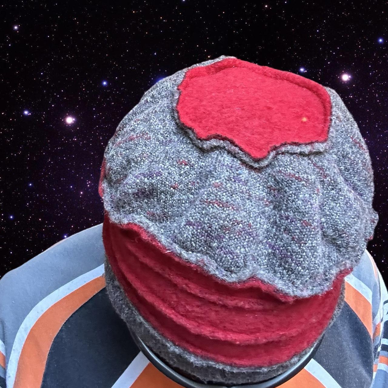 ASTROBOI* 'Soufflé' Red/Grey pleated beanie
