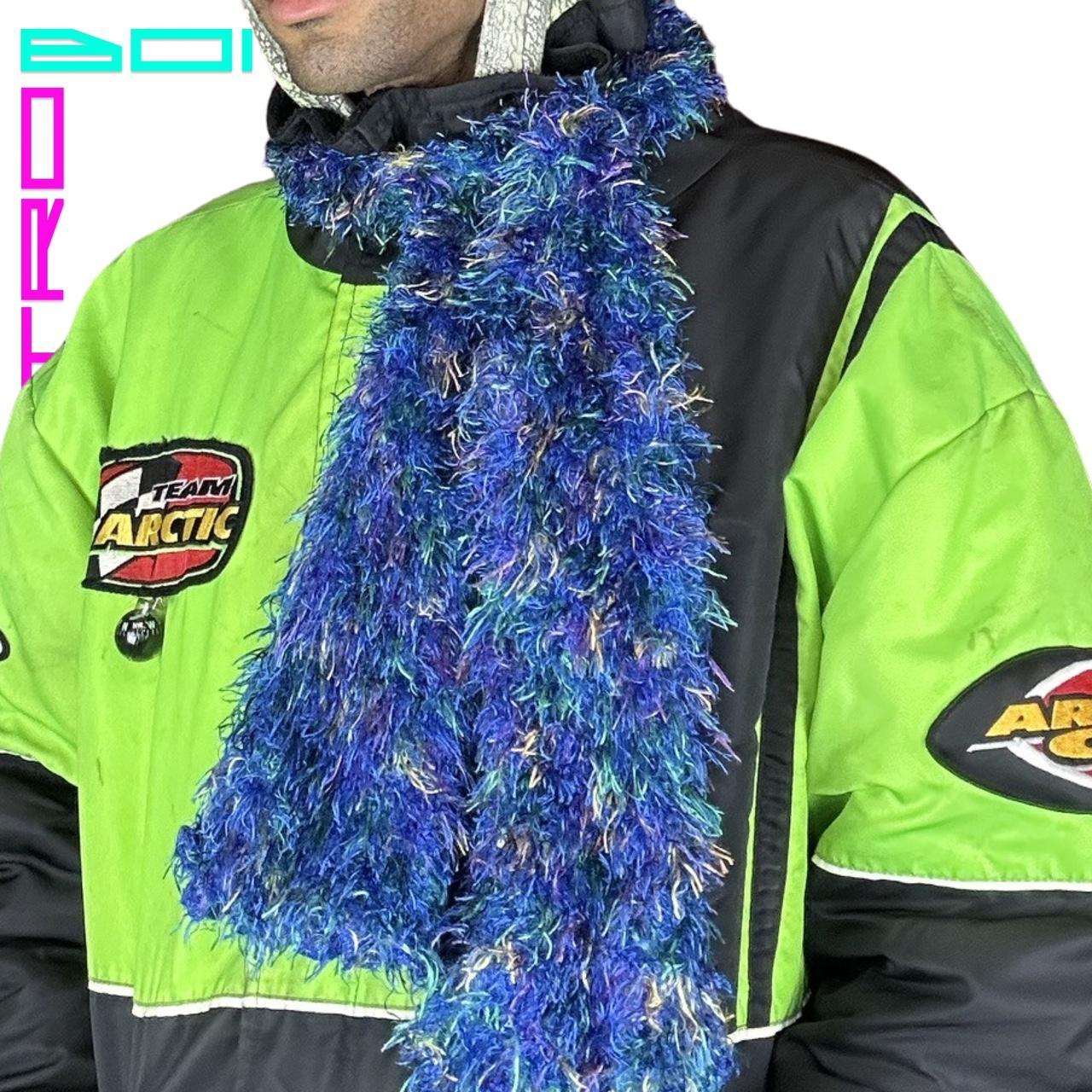 BLUE HAND KNIT FUZZY BOA SCARF