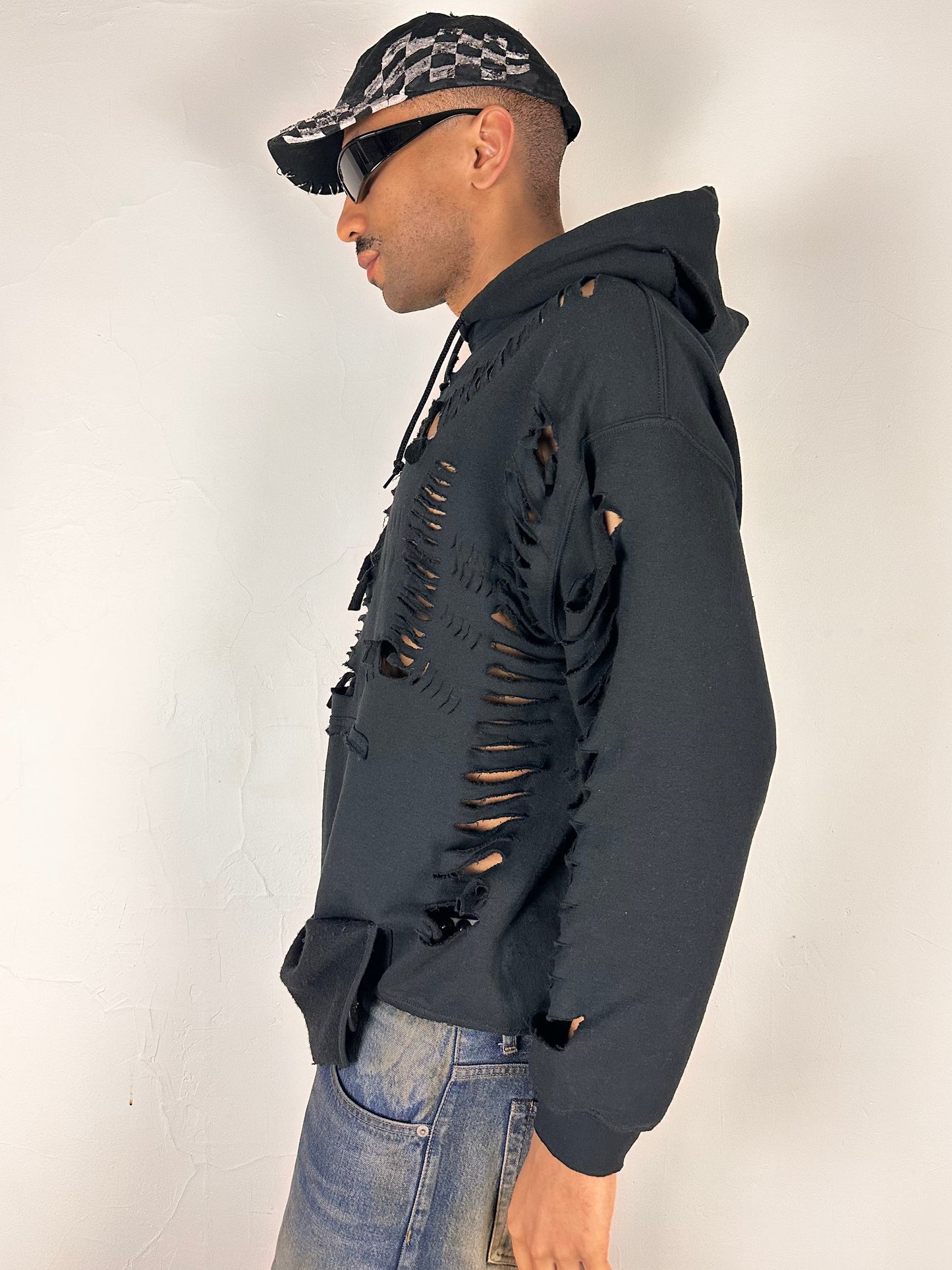x Gildan 'Trap' Black Ripped Oversized Hoodie – XL