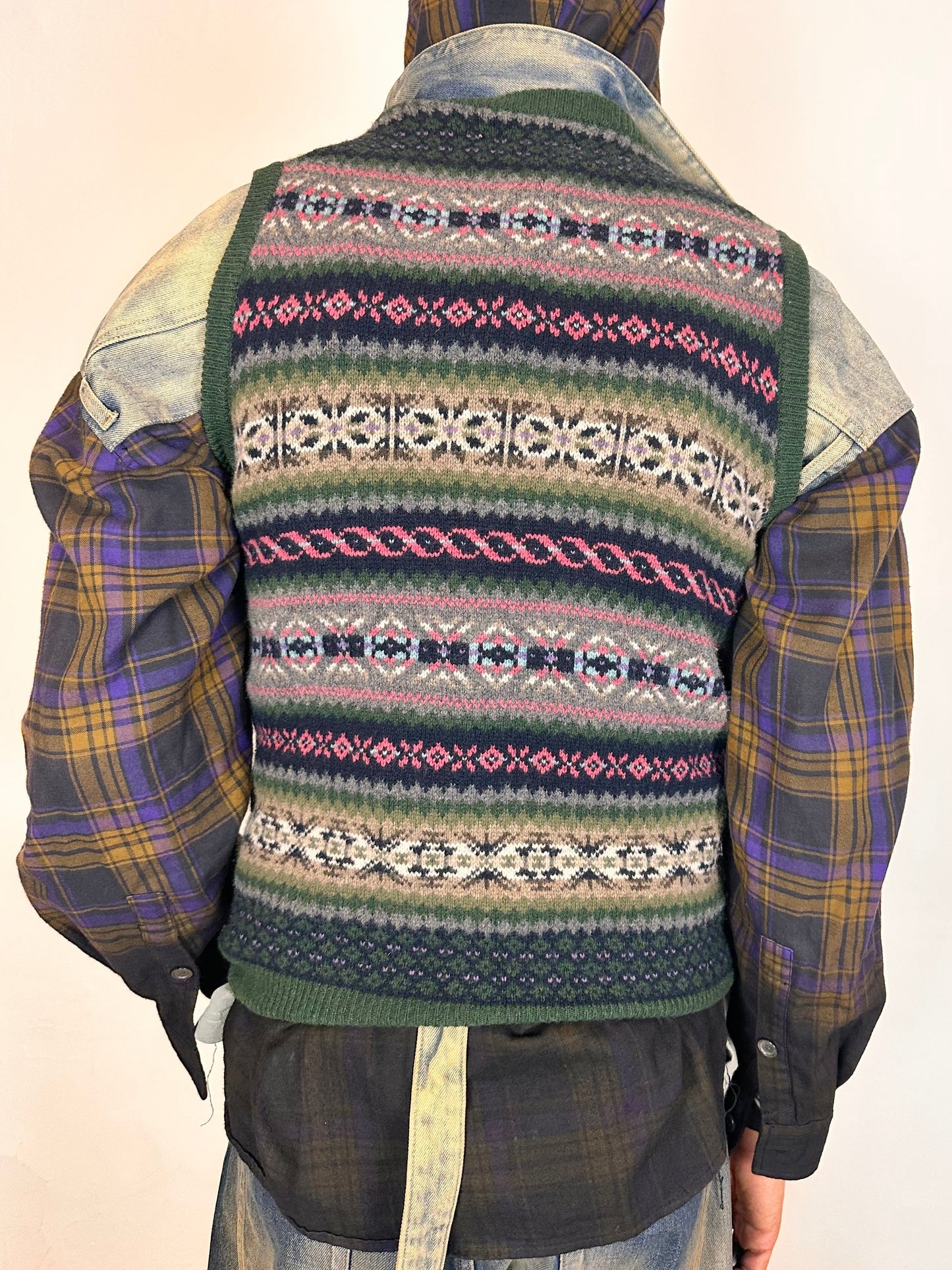 GANT green Fair Isle V-neck sweater vest in lambswool, ribbed hem with logo, relaxed fit, size small, back side