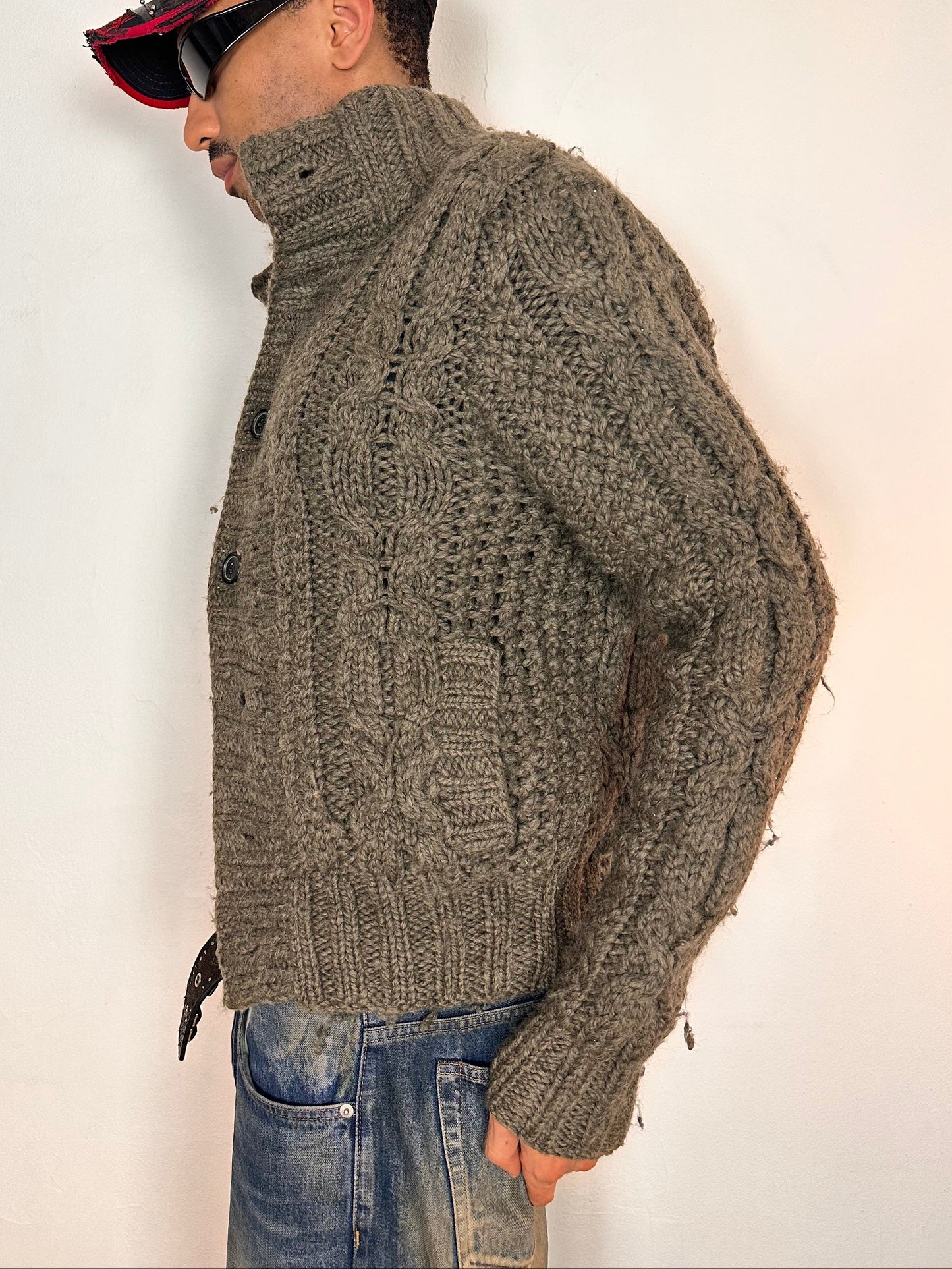 Vintage Y2K Abercrombie & Fitch Gray/Brown Oversized Cable Knit Cardigan - Medium
