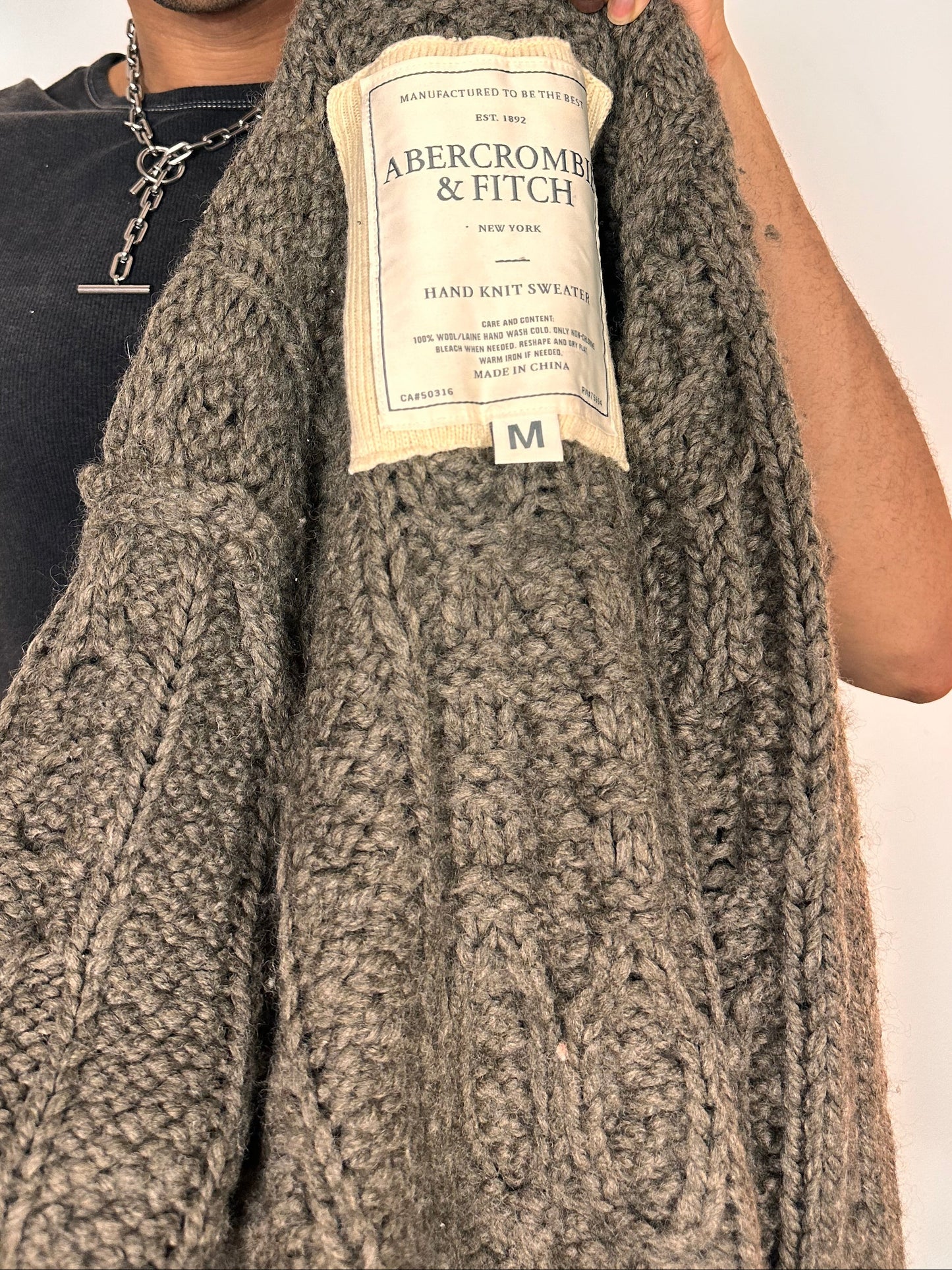 Vintage Y2K Abercrombie & Fitch Gray/Brown Oversized Cable Knit Cardigan - Medium