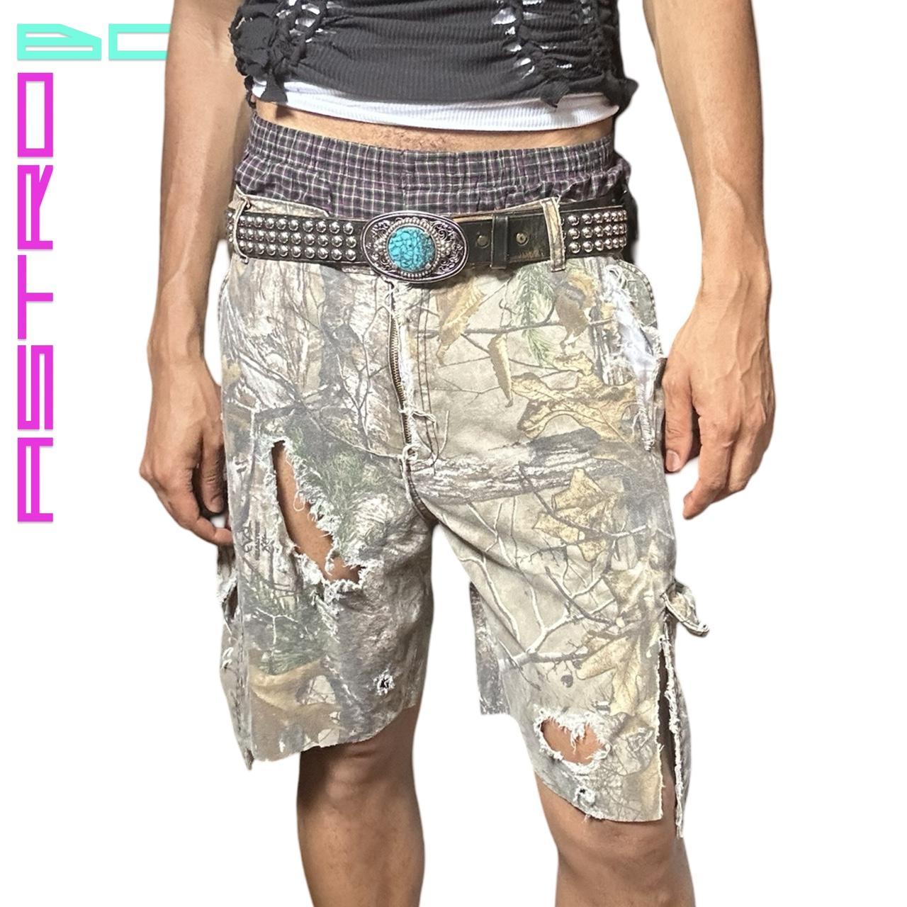 ASTROBOI* DISTRESSED GREEN REAL TREE CAMOUFLAGE RIPPED SHORTS _ 34"