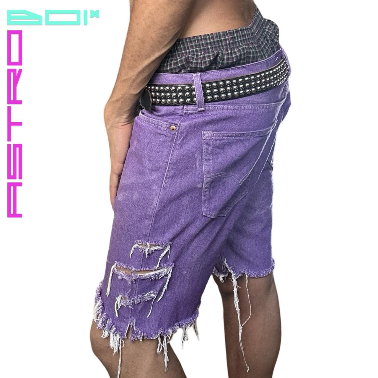 ASTROBOI* LEVIS PURPLE CUT OFF DISTRESSED DENIM SHORTS _ 34