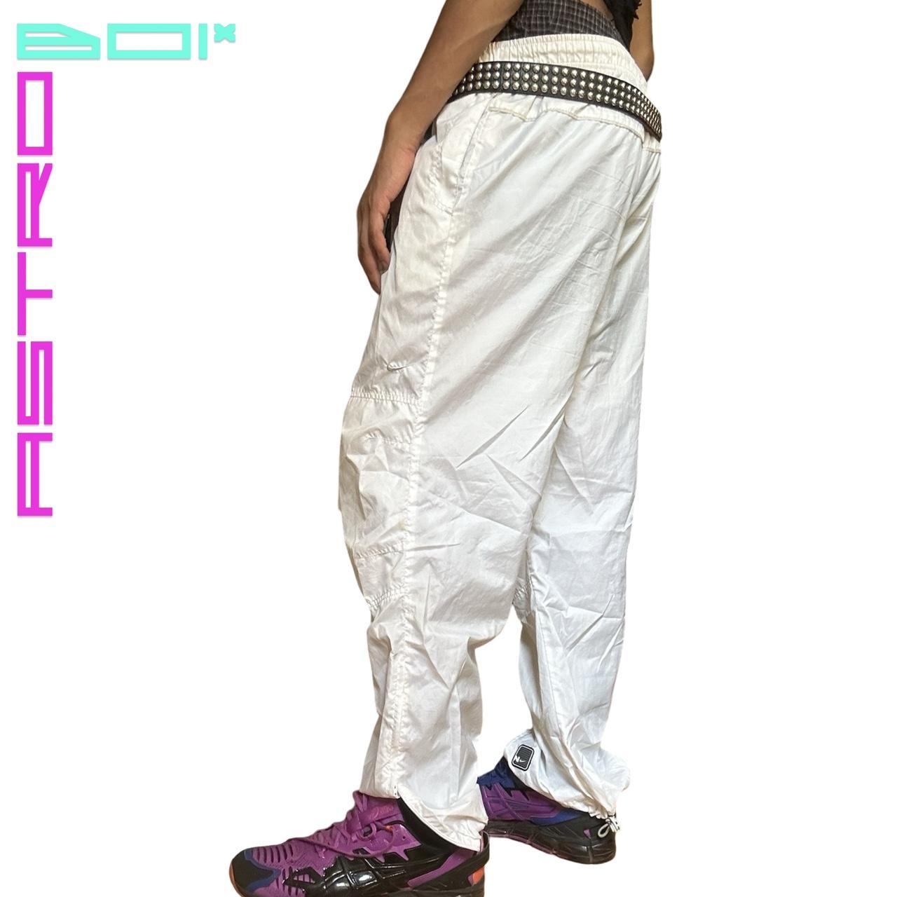 NIKE WHITE NYLON WINDBREAKER BAGGY PANTS _ LARGE