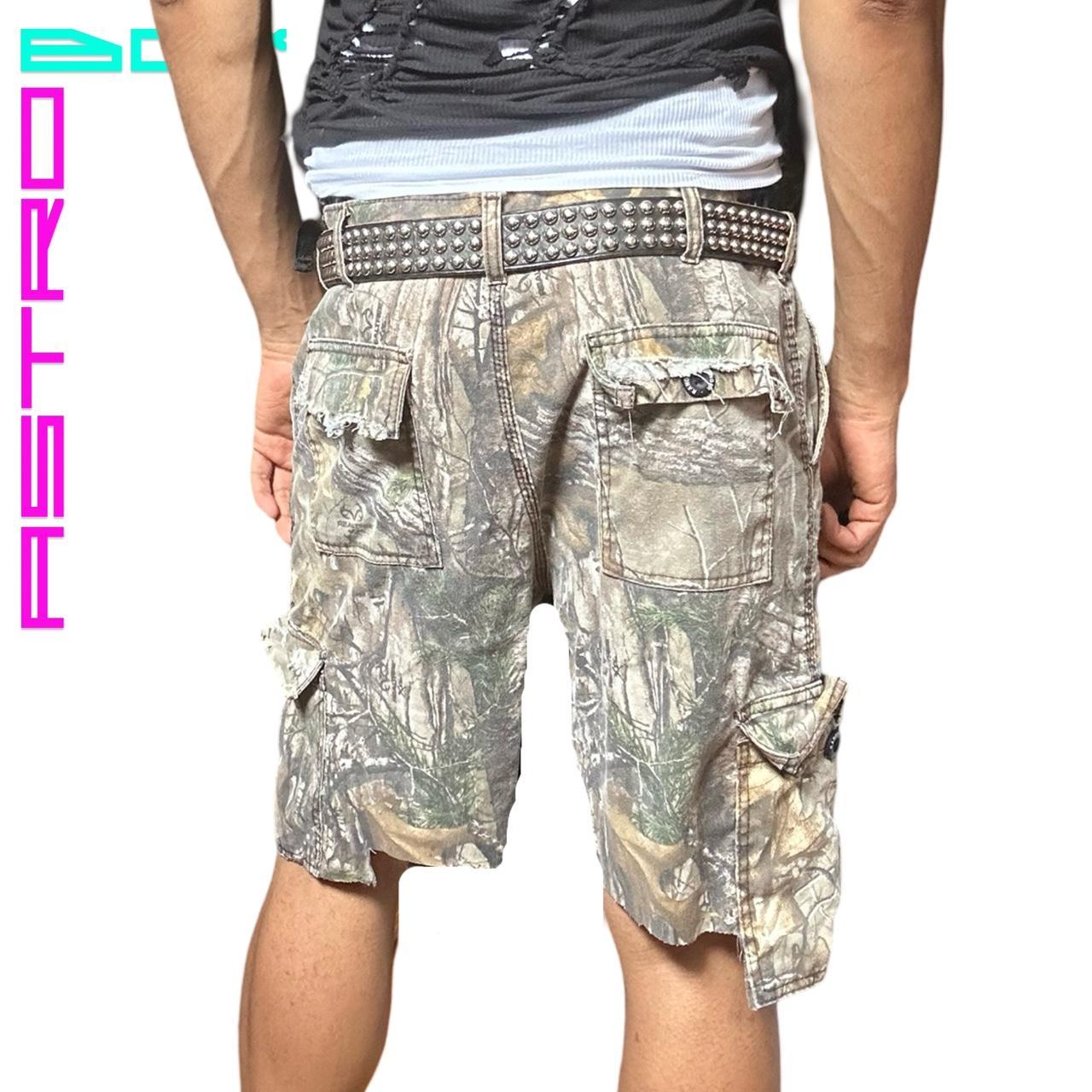 ASTROBOI* DISTRESSED GREEN REAL TREE CAMOUFLAGE RIPPED SHORTS _ 34"