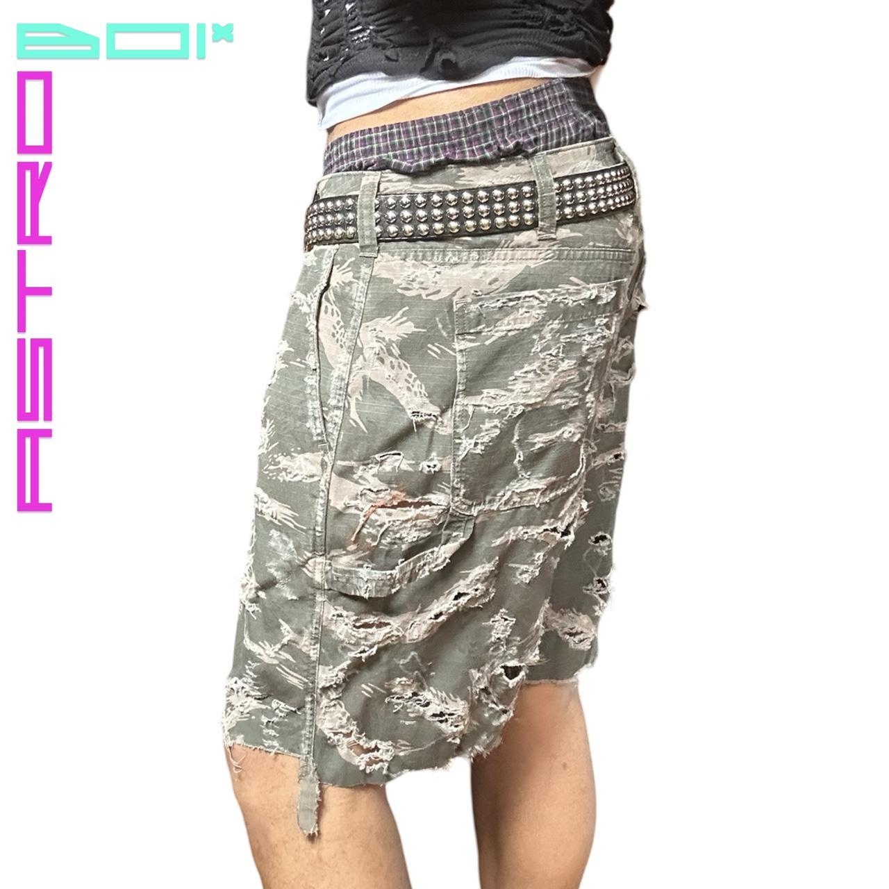 ASTROBOI* ABERCROMBIE & FITCH GREEN RIPPED CAMOUFLAGE PAINTERS GRUNGE SHORTS  _ 34" WAIST